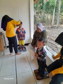 KEGIATAN POSYANDU BALITA PADUKUHAN PADUKUHAN NGROMBO 1 KALURAHAN KARANGMOJO